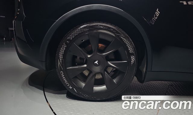 Tesla Model Y 2024 — photo 5