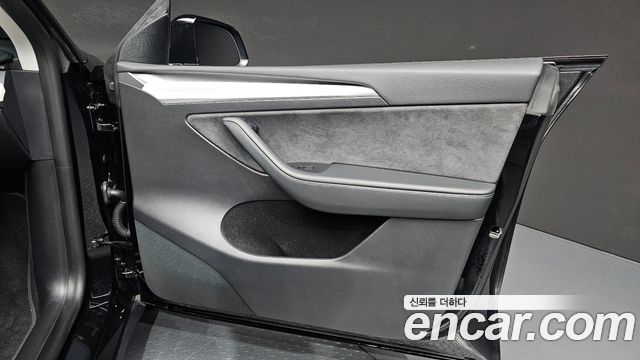 Tesla Model Y 2024 — photo 14