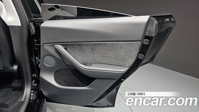 Tesla Model Y 2024 — photo 15