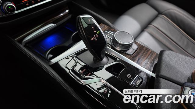 BMW 5-Series 2021 — photo 12