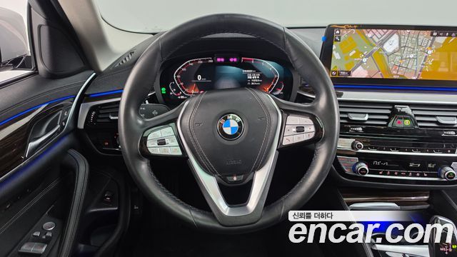 BMW 5-Series 2021 — photo 20