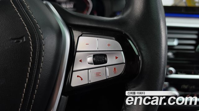 BMW 5-Series 2021 — photo 24