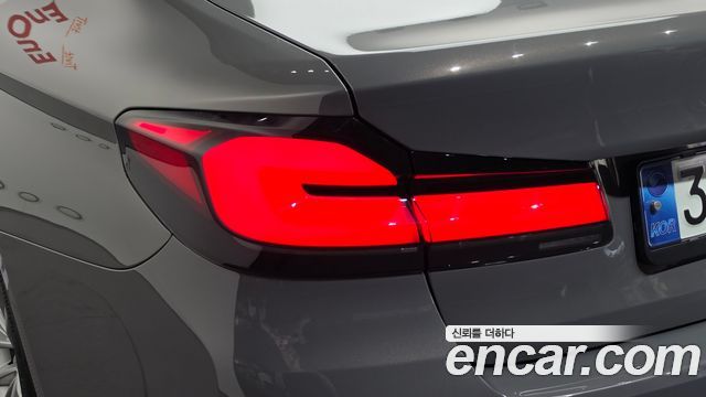 BMW 5-Series 2021 — photo 9