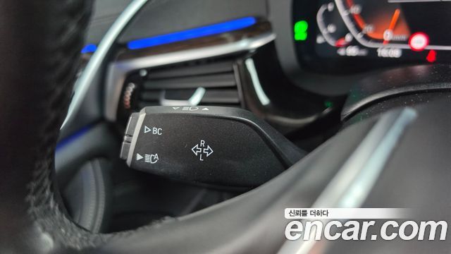 BMW 5-Series 2021 — photo 37