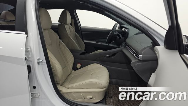 Hyundai AVANTE 2024 — photo 13