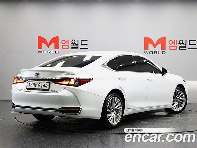 Lexus ES 2022 — photo 2