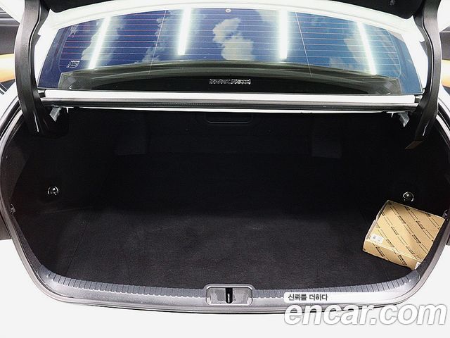 Lexus ES 2022 — photo 20