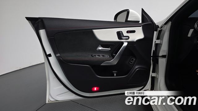 Mercedes-Benz CLA-Class 2023 — photo 14
