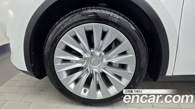 Tesla Model Y 2021 — photo 5