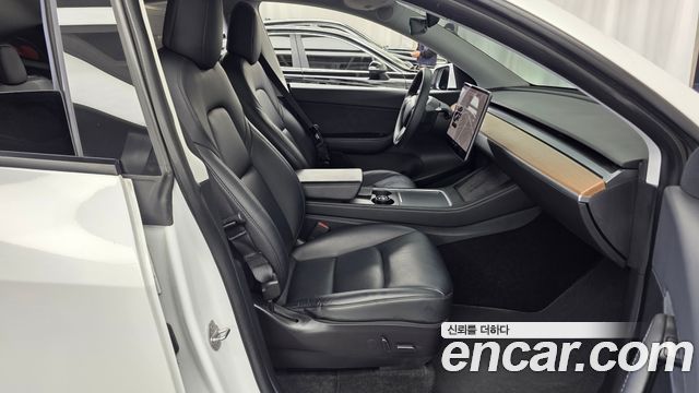 Tesla Model Y 2021 — photo 17