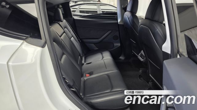 Tesla Model Y 2021 — photo 18