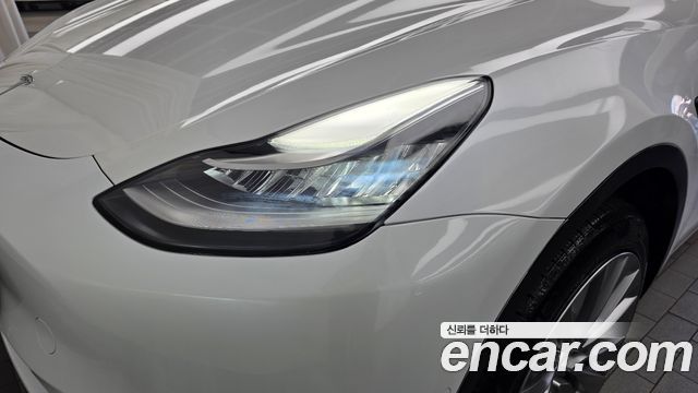 Tesla Model Y 2021 — photo 8