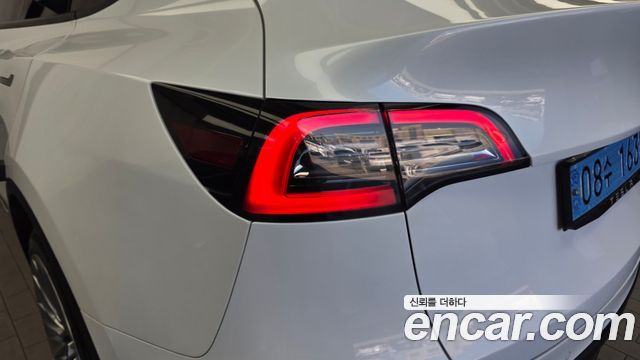 Tesla Model Y 2021 — photo 9