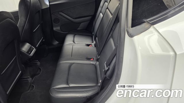 Tesla Model Y 2021 — photo 16
