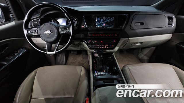 Kia Canival 2017 — photo 7