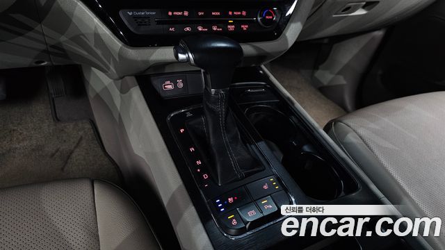 Kia Canival 2017 — photo 9