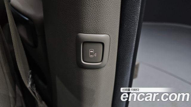 Kia Canival 2017 — photo 16