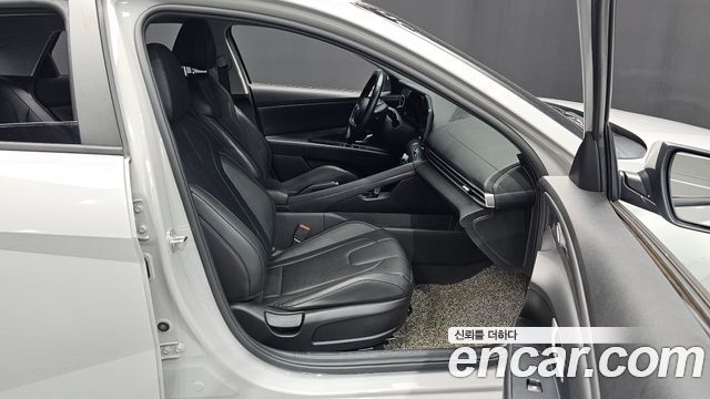 Hyundai AVANTE 2021 — photo 16