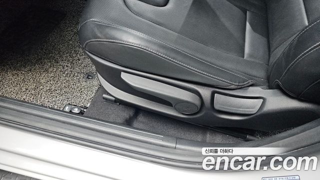 Hyundai AVANTE 2021 — photo 31