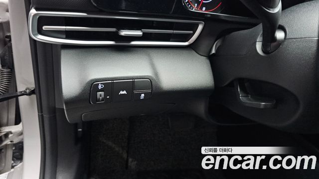 Hyundai AVANTE 2021 — photo 33