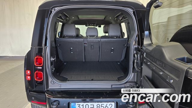 Land Rover Defender 2025 — photo 26