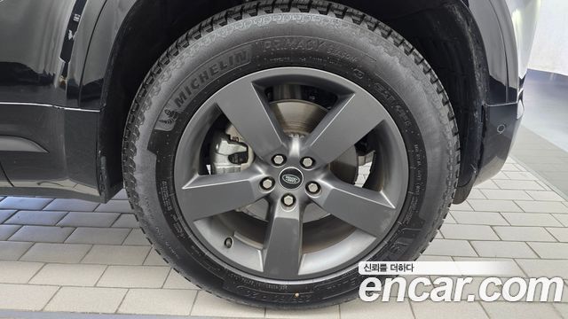 Land Rover Defender 2025 — photo 7