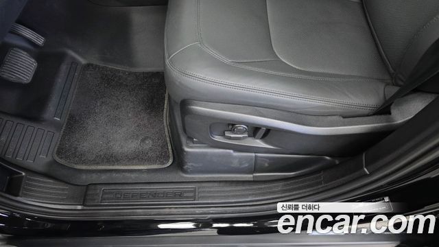 Land Rover Defender 2025 — photo 31