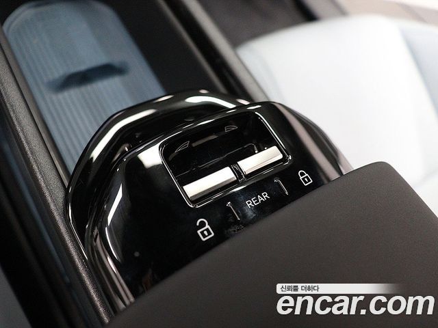 Volvo EX30 2025 — photo 10