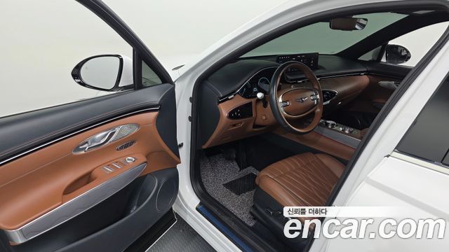 Genesis GV70 2023 — photo 10