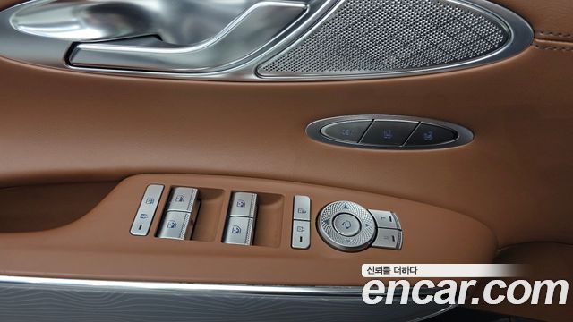 Genesis GV70 2023 — photo 13