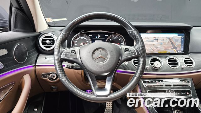 Mercedes-Benz E-Class 2017 — photo 13