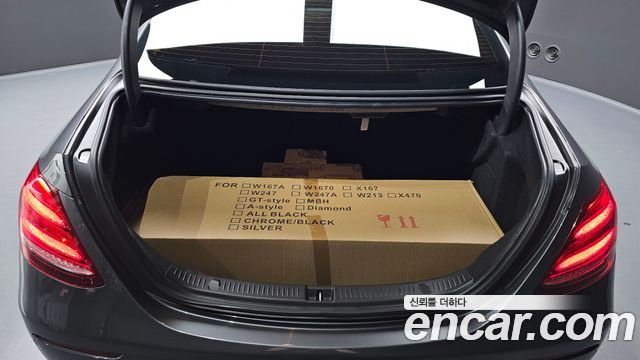 Mercedes-Benz E-Class 2017 — photo 20