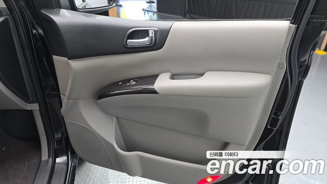 Kia Canival 2012 — photo 14