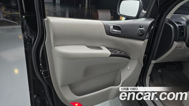 Kia Canival 2012 — photo 15