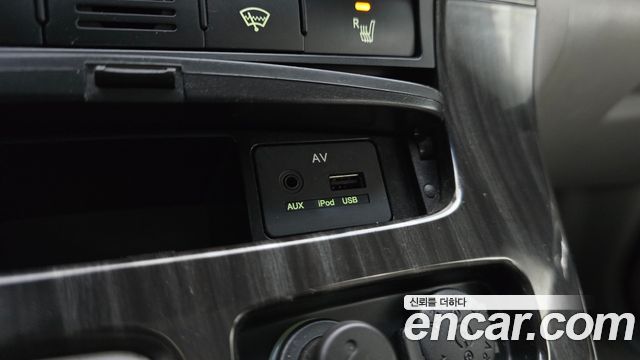 Kia Canival 2012 — photo 28