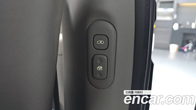 Kia Canival 2012 — photo 29
