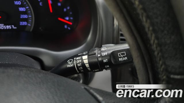 Kia Canival 2012 — photo 31