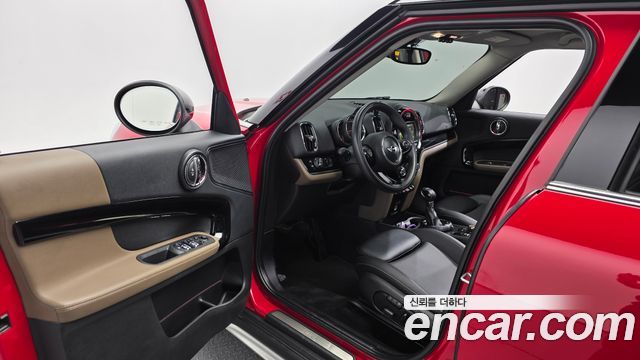 Mini Countryman 2018 — photo 13