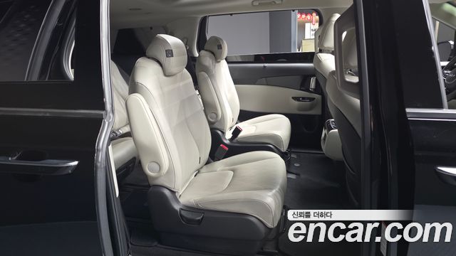 Kia Canival 2022 — photo 18