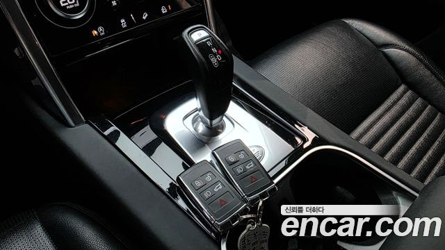 Land Rover Discovery Sport 2020 — photo 12