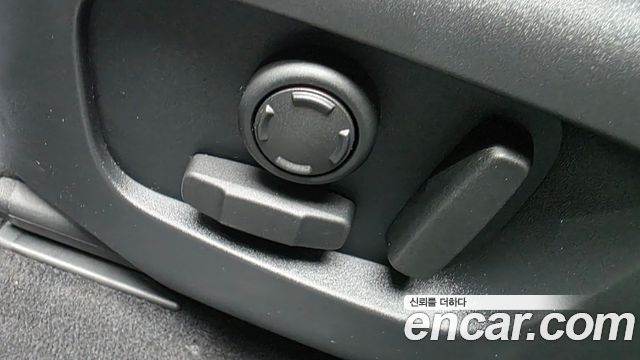 Land Rover Discovery Sport 2020 — photo 32