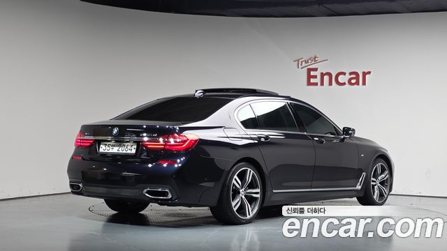 BMW 7-Series 2018 — photo 2