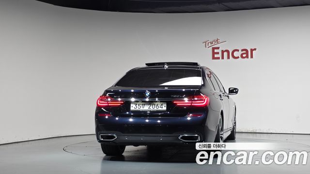 BMW 7-Series 2018 — photo 4