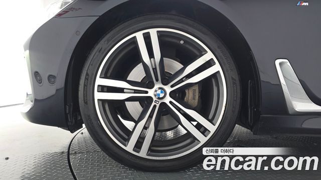 BMW 7-Series 2018 — photo 5