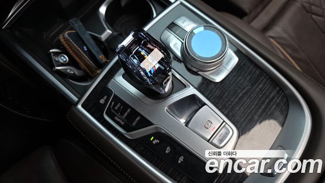 BMW 7-Series 2018 — photo 12