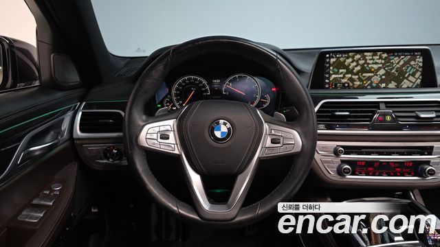 BMW 7-Series 2018 — photo 19