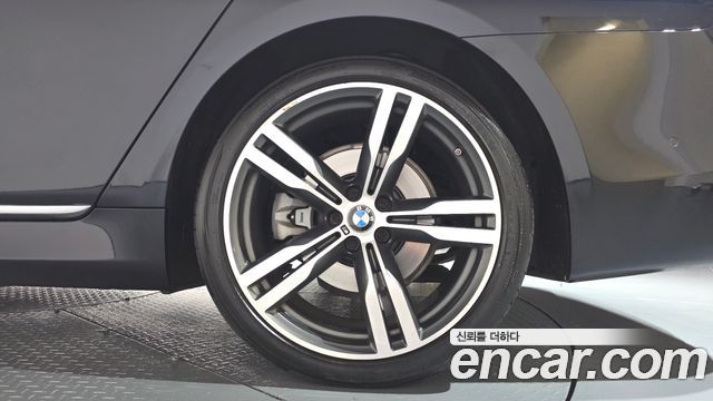 BMW 7-Series 2018 — photo 7