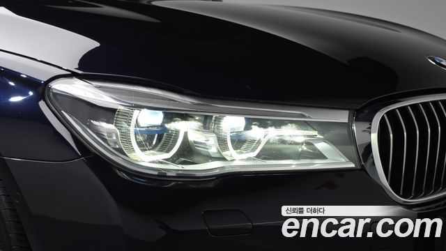 BMW 7-Series 2018 — photo 8