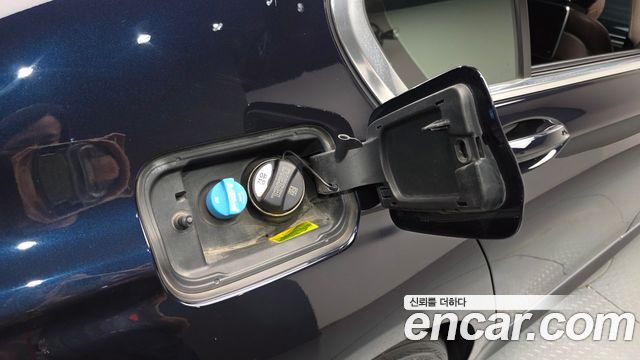 BMW 7-Series 2018 — photo 27