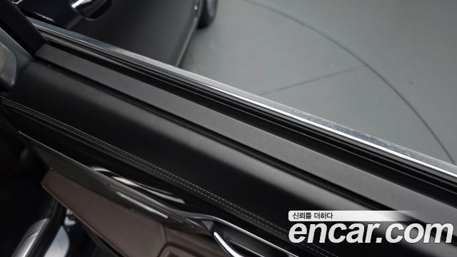 BMW 7-Series 2018 — photo 29